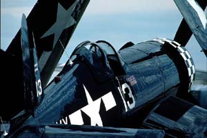 F4U.jpg (18825 bytes)